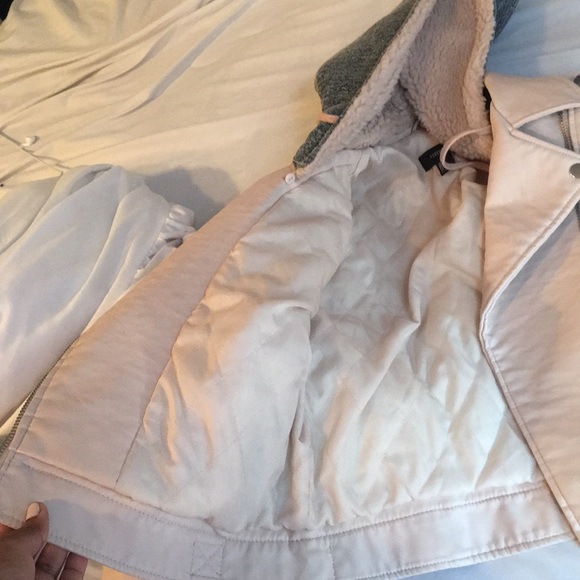 Cute Spring time jacket 😍😍 - Picture 3 of 3